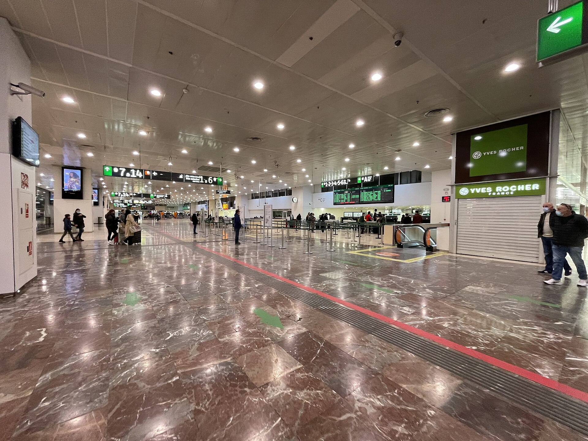 巴塞隆拿前往馬德里交通攻略 2026:高鐵、飛機與長途巴士價格時間比較
